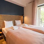 Invest Place 2 Be Appartement *