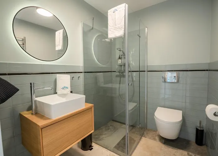 Invest Place 2 Be Apartment *