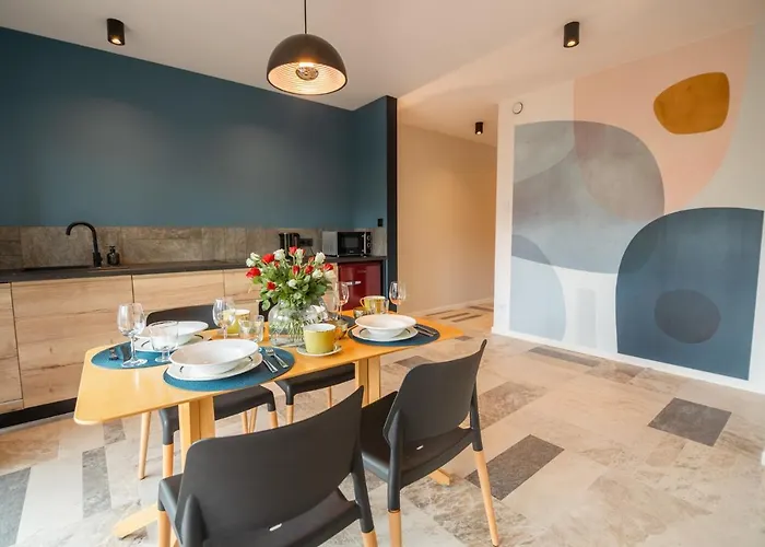 Invest Place 2 Be Apartment *