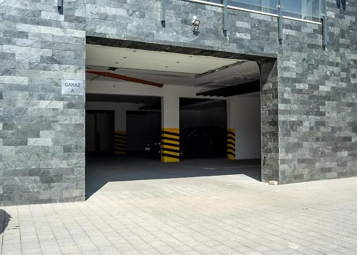 Invest Place 2 Be شكلارسكا بوريبا